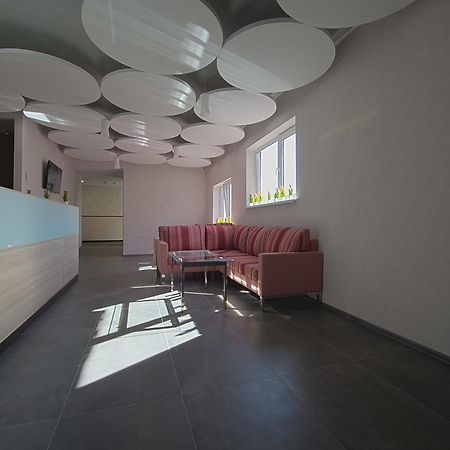 Advenus Hotel Львов Экстерьер фото