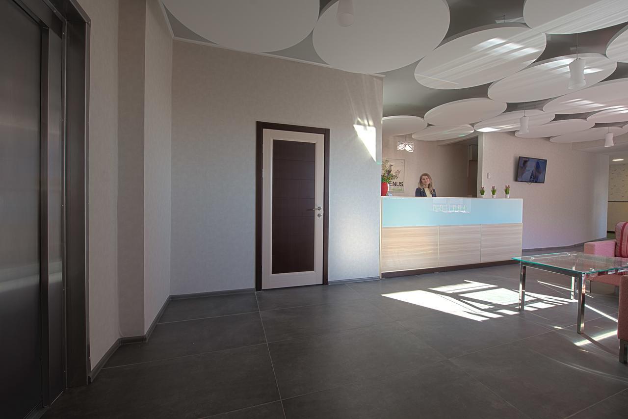 Advenus Hotel Львов Экстерьер фото