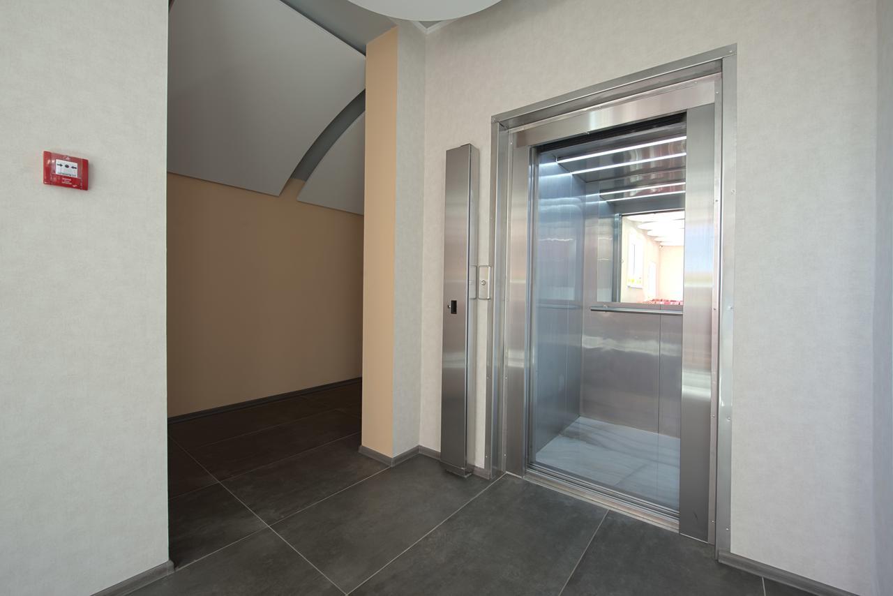 Advenus Hotel Львов Экстерьер фото