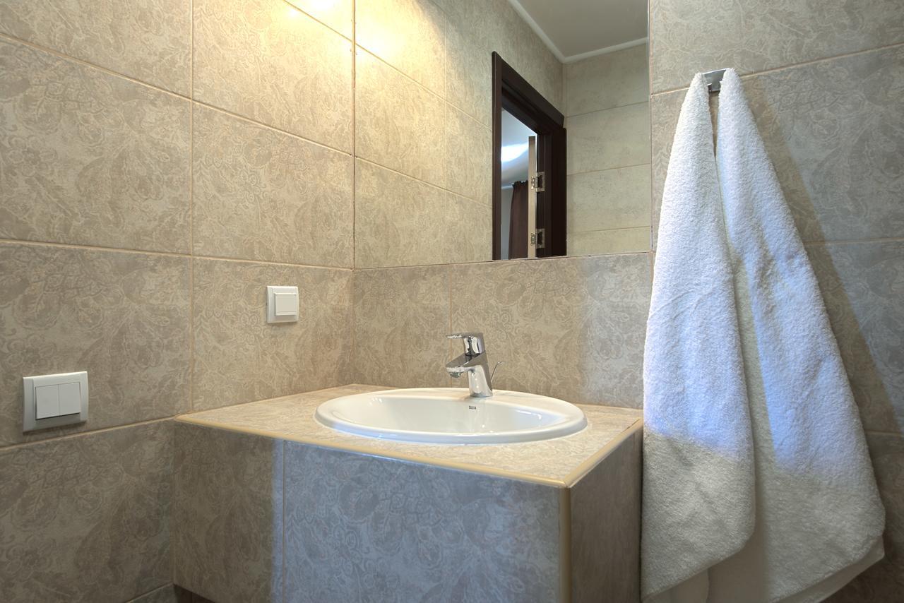 Advenus Hotel Львов Экстерьер фото